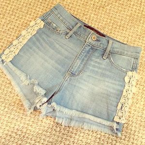 Hollister size 00 high rise short